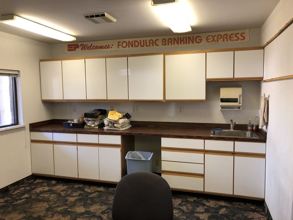252 E Washington St, East Peoria, IL 61611